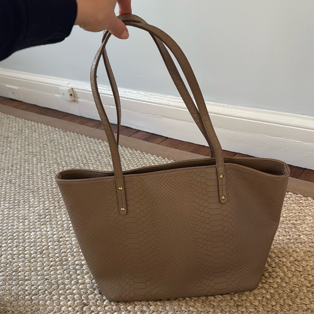 Gigi New York taupe tote